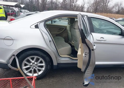 2013 Ford Taurus Se z USA, uszkodzony, nr VIN 1FAHP2D86DG235564